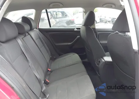 2013 Volkswagen Jetta Sportwagen 2.5L S z USA, uszkodzony, nr VIN 3VWKP7AJ4DM689321